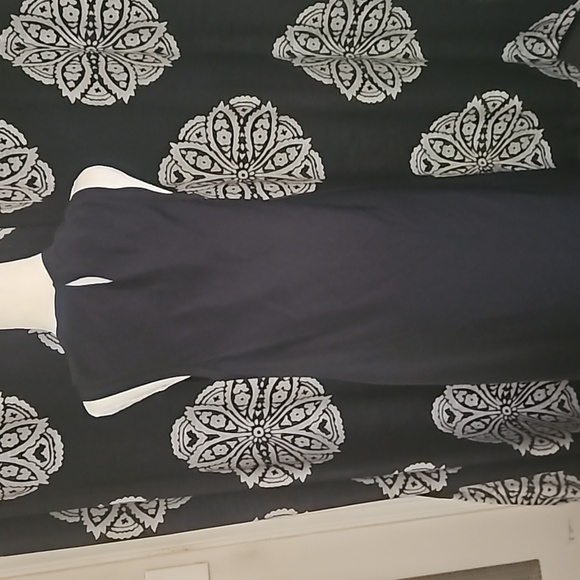 Scoop dress - Picture 4 of 7